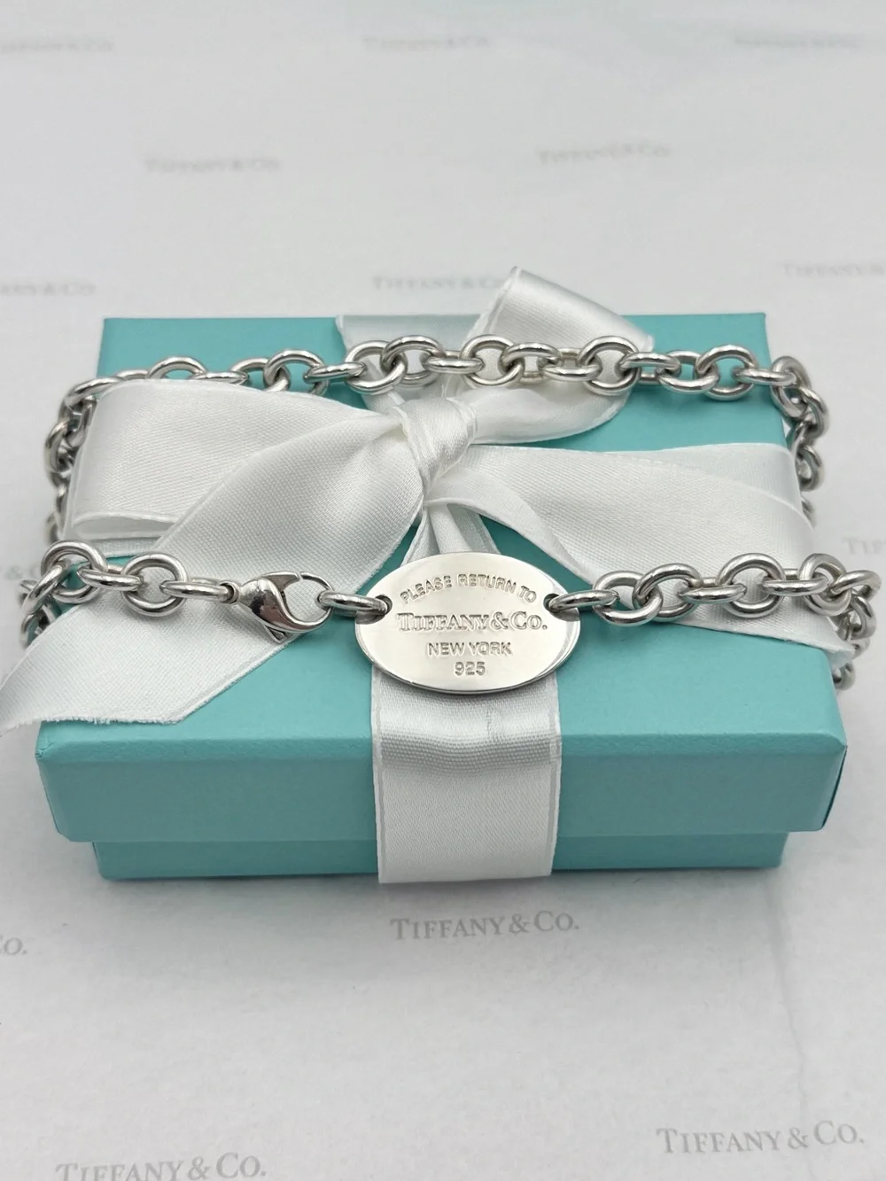 Tiffany & Co Return to Tiffany Oval Tag Choker Necklace Sterling Silver Gift Box